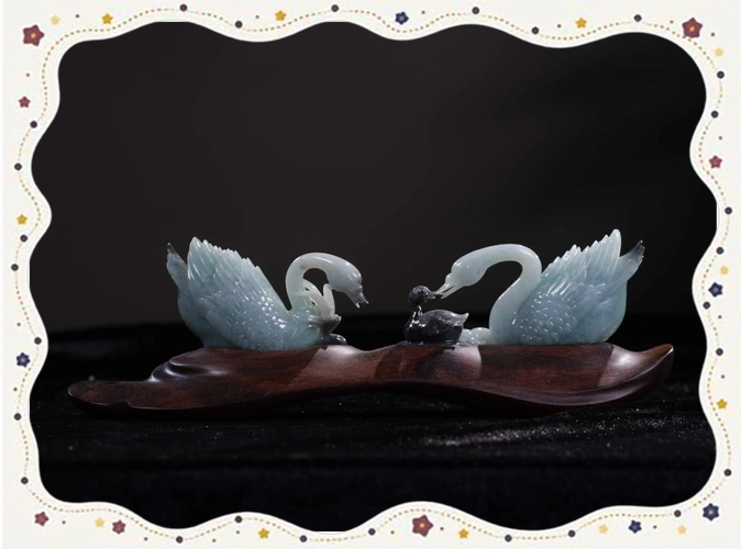 翡翠玉雕《情深意长》:天鹅之爱