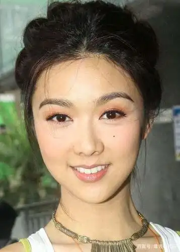 女星美人痣成性感标配,热巴妩媚,孙俪最显眼,最后一位成为经典