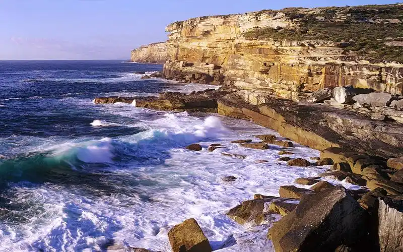 悬崖和海洋,海浪,皇家国家公园,新南威尔士,澳大利亚 iphone 壁纸