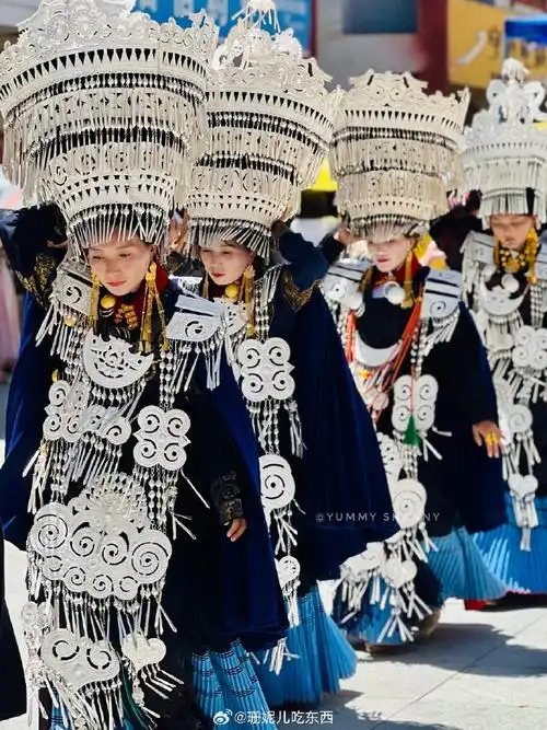凉山彝族火把节##凉山彝族服饰有多高级##带着微博去旅行
