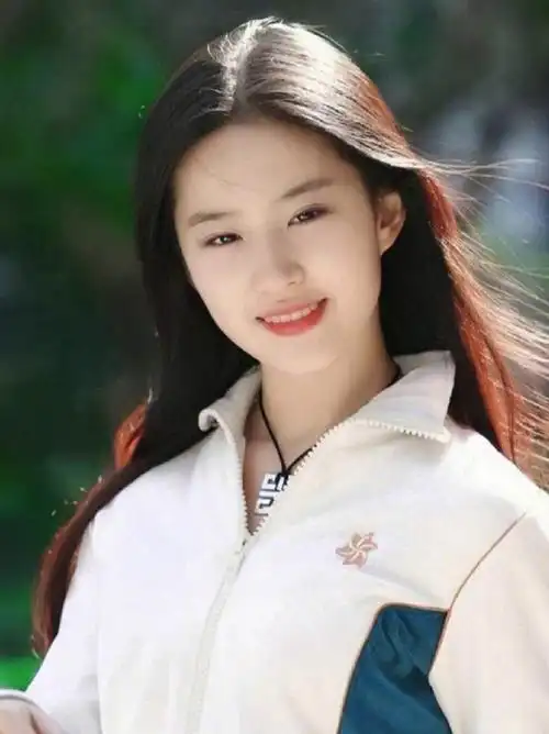 从小美到大,刘亦菲19年前靓照曝光,难怪网友会说永远的神仙姐姐