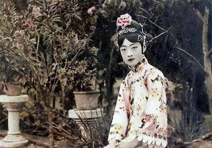 婉容被溥仪关在"猪圈"10年,被救时,她说的一句话令人无比心酸