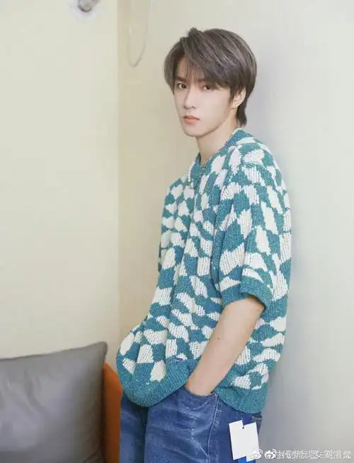 刘耀文以一敌八没有在怕的##刘耀文绿色工装套装