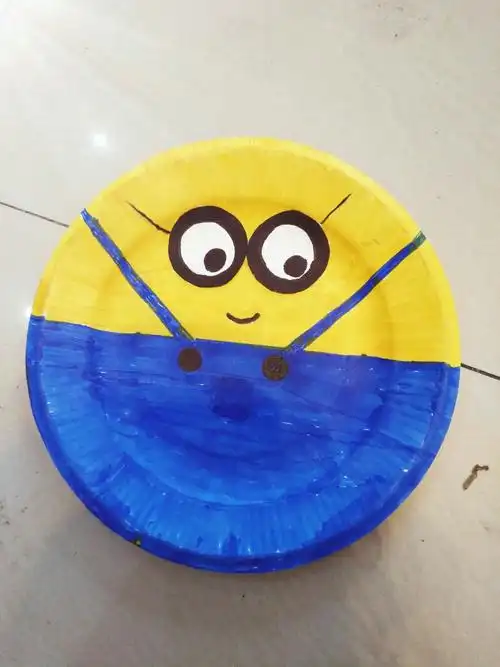 北关小学2018年庆六一艺术节之盘子画一五班作品留念