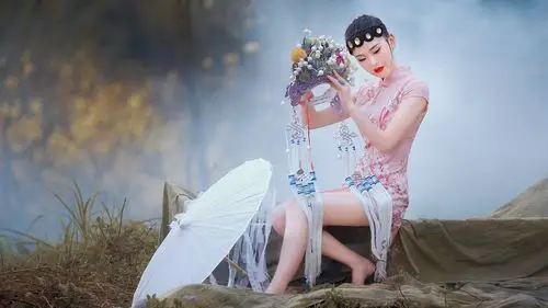 清丽脱俗的旗袍美女