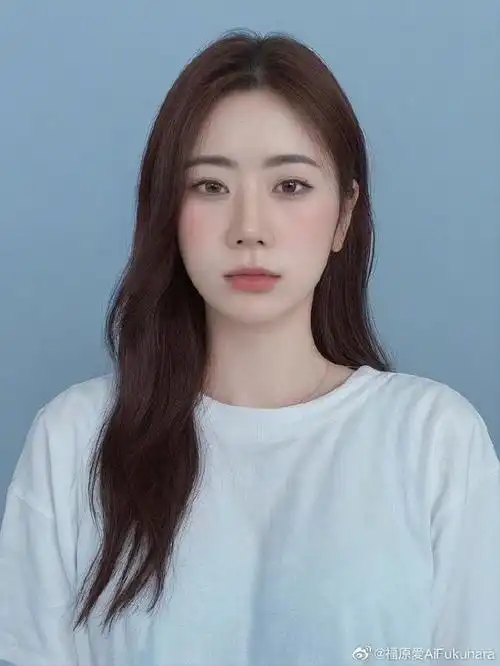 完全不像内心狂野的日本少妇福原爱晒ai照网友叹我的机器人女友