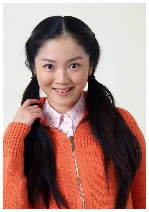 她出道两年就是女一号,赵丽颖演过她的丫环,8年无戏可拍太唏嘘