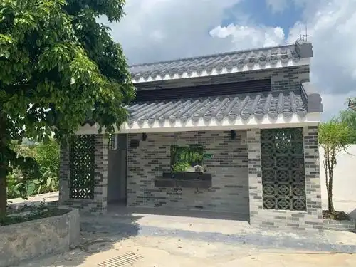 公厕也能这么美三水城管奋战厕所革命打造最美公厕