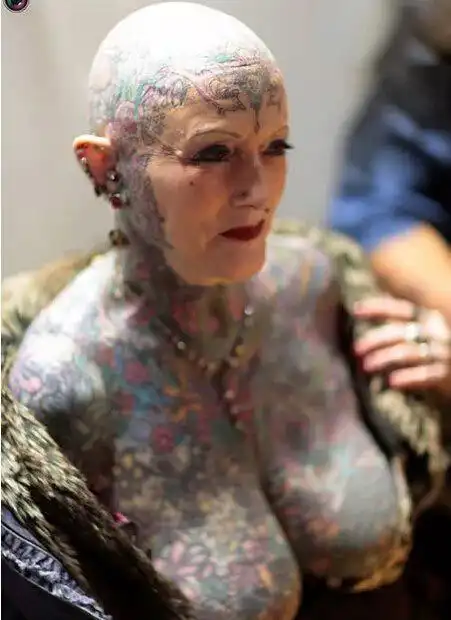 世界十大最疯狂的纹身,私处纹身和蜥蜴人(图)