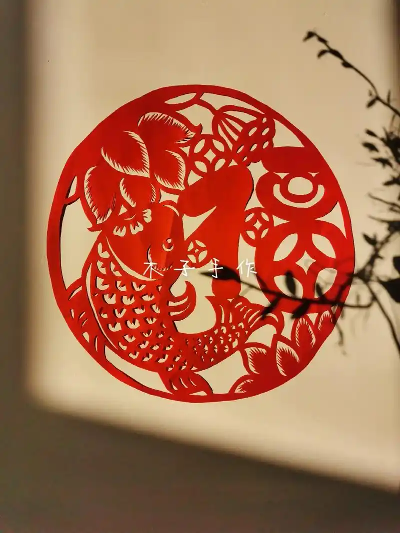 新年剪纸来了,进阶版和简单版,大家可以试一试哦,为你的家增添 - 抖音