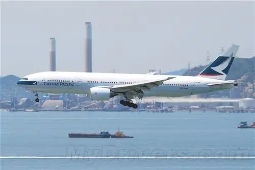 国泰航空波音777-200客机(资料图)