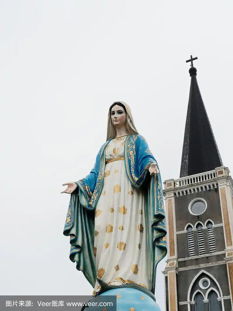 圣母玛利亚,耶稣的母亲,雕像大教堂与十字架