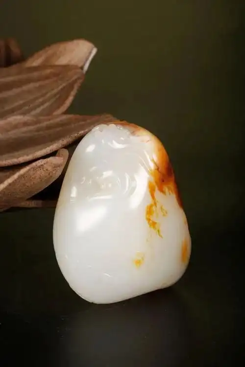 这5种和田玉被尊为顶级!籽料里面的天花板  第3张