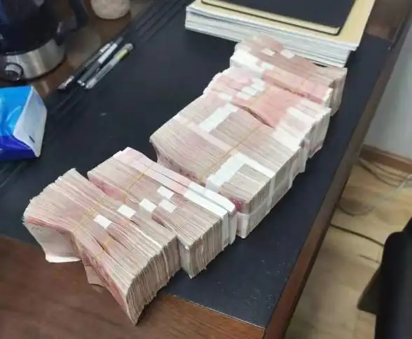 离婚两年拿不到钱 ,法院查到"老赖"前夫曾取款60万后让其现场筹钱