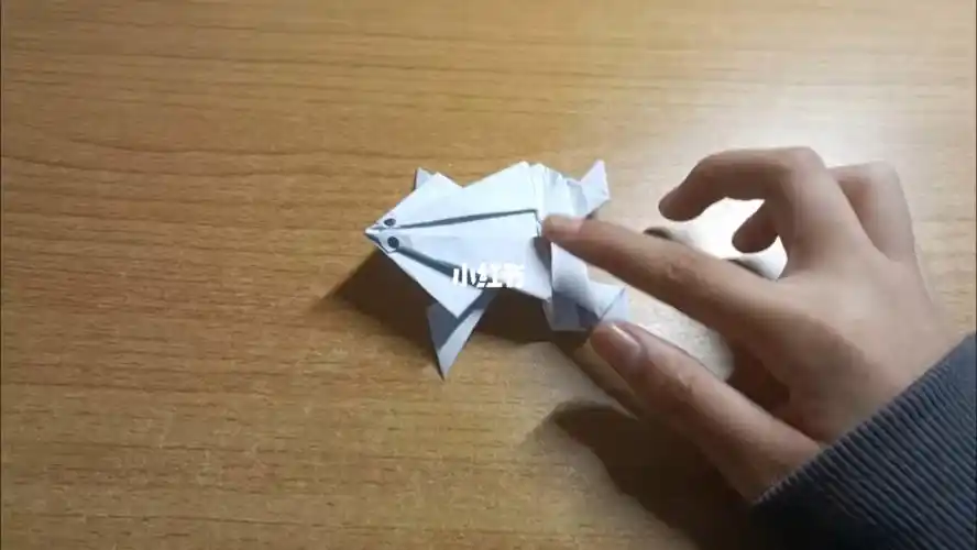 会跳的青蛙折纸
