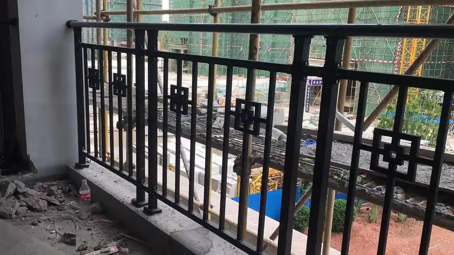 一组漂亮的阳台护栏装饰效果图片欣赏