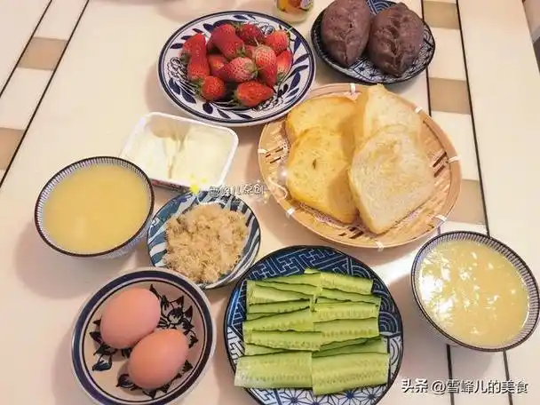 退休老人的5天早餐,在朋友圈火了,网友:那点的退休金够吃吗?