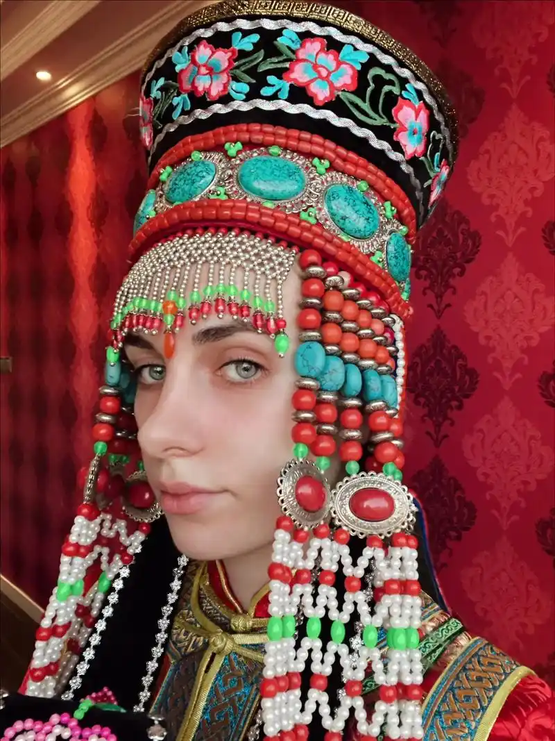 太美了99 #蒙古族 #蒙古族帽子 #红珊瑚 #手工帽子 # - 抖音