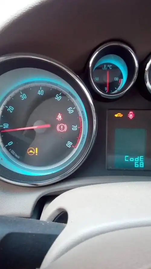 车出现小扳手是什么问题 车出现小扳手是什么问题导致的