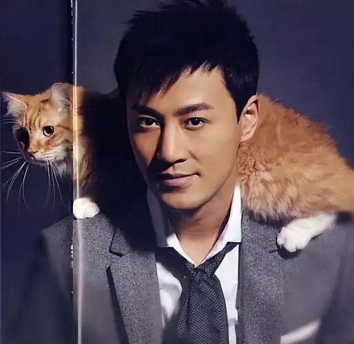 表面低调,实则家世显赫的10位男星,有人6代为官,有人皇室后代