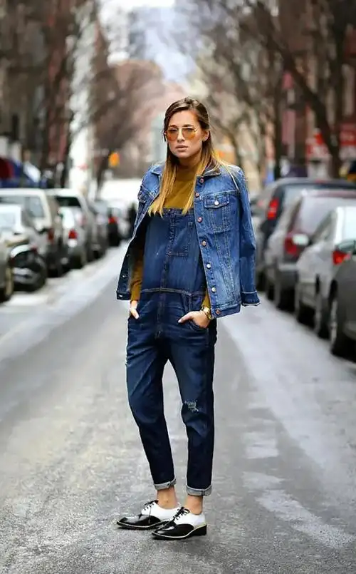 背带裤搭配什么上衣会好看?