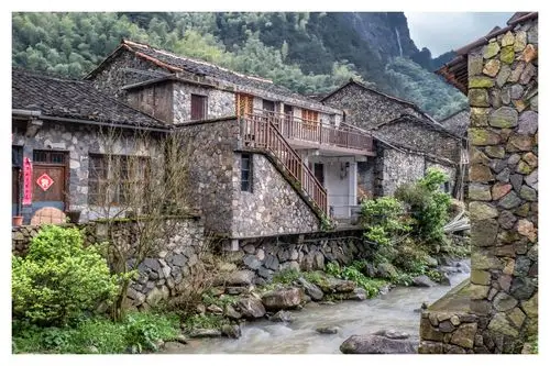 缙云壶镇镇岩下石头村