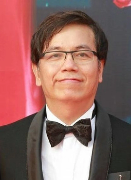 帮助蓝洁瑛和吴孟达料理后事的田启文,究竟是什么人?