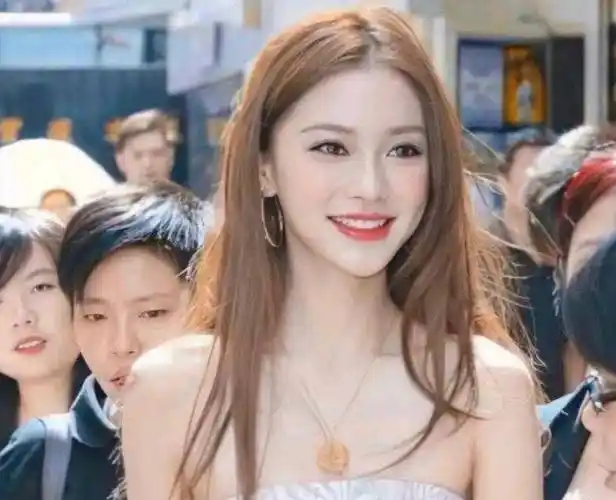 彻底撕开了angelababy的凄惨处境_杨颖_演技派_日本