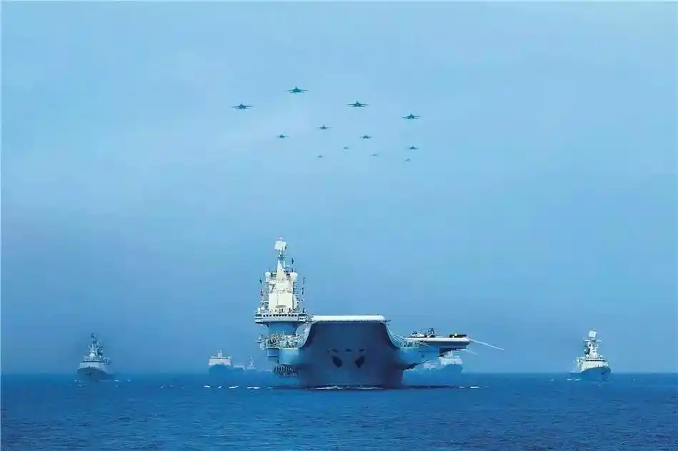 瀚泰国际公馆震撼中国海军建军70周年海上阅兵精彩瞬间