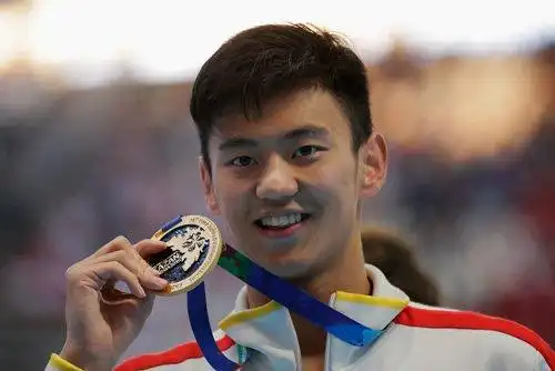 为你解读运动员的发型男生帅气有型的短发图集