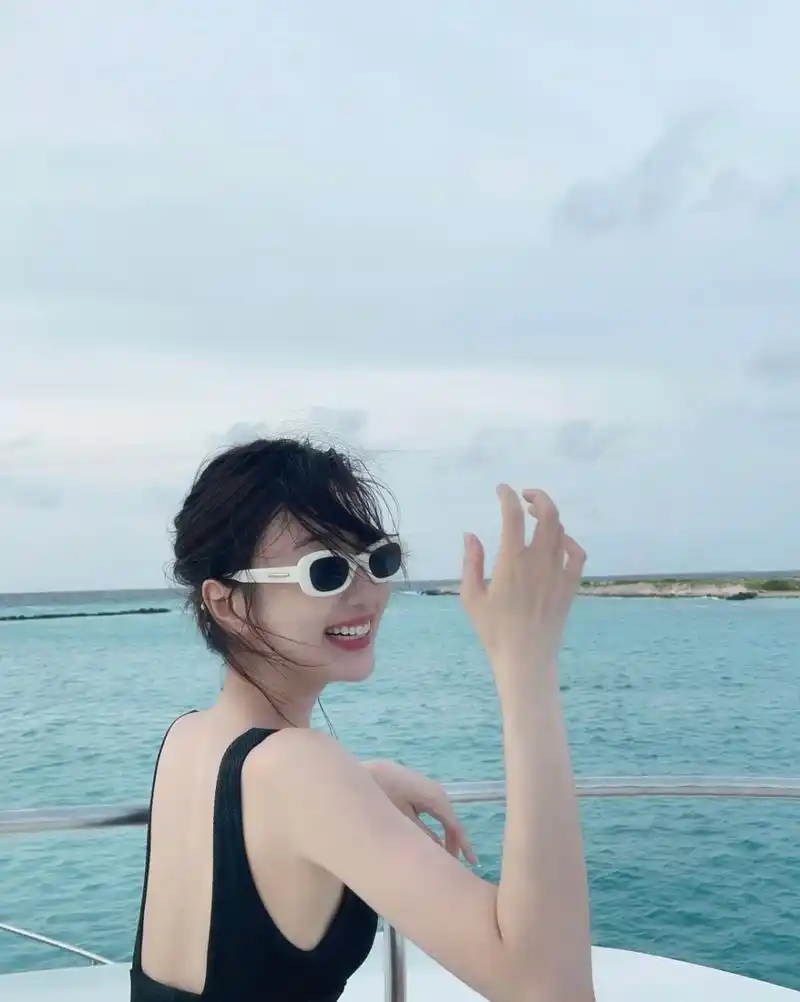 毛晓彤马尔代夫泳装照 676767#毛晓彤