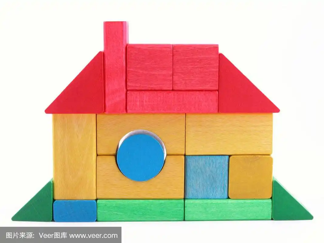 用孩子们的积木建造的房子