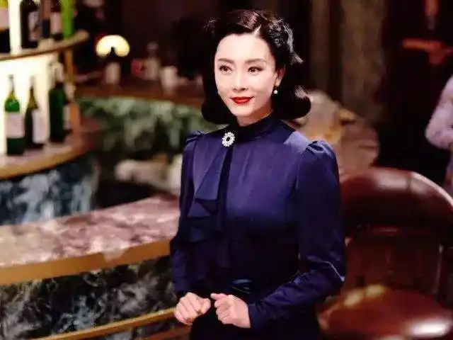 可能是因为忙着到处比赛,常年在外演出,前妻黄子珈这才耐不住寂寞后