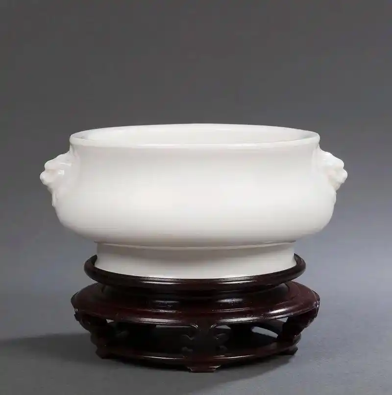 明末清初德化窑大明成化年制狮耳香炉