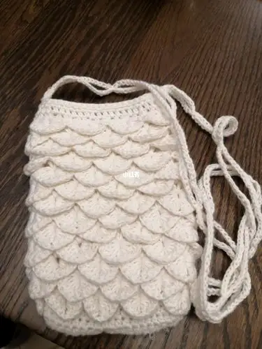 鱼鳞花手机套勾好了