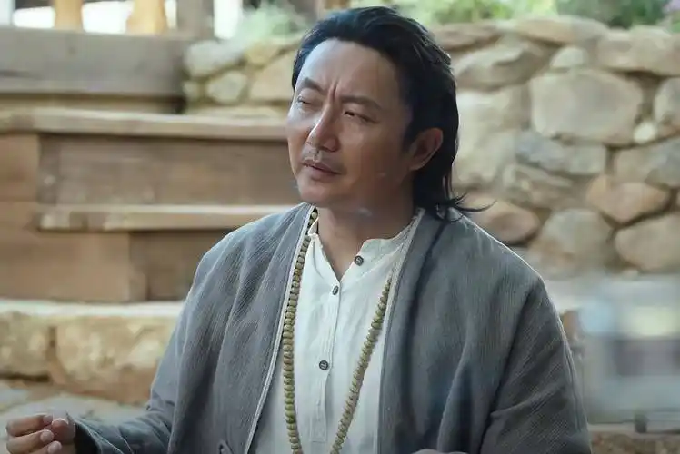 不得不说,扮演者涂松岩才是真正的"剧抛脸"演员吧,正派反派形象都能