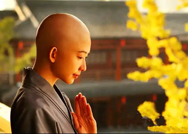 惊艳的尼姑扮相林志玲范冰冰莫文蔚哪个更俏