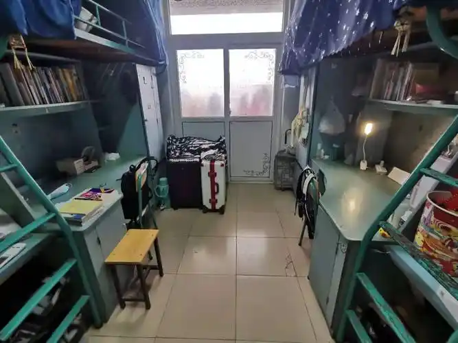 【劳动课】播音与主持艺术专业开学宿舍卫生检查活动-安徽师范大学