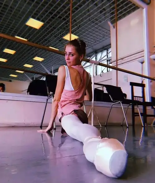 芭蕾小姐姐的腿,是世间的奇观_舞蹈