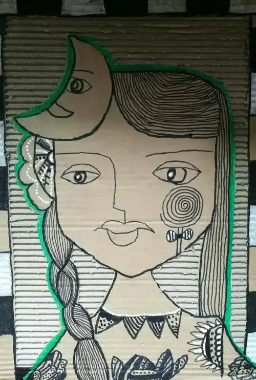 纸箱也可以做成美丽的作品呢! 快来看看我们的创意箱板画吧!