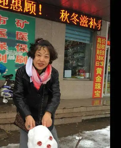 61岁离异女征婚照片(id:486595)_广东深圳征婚交友_我主良缘网