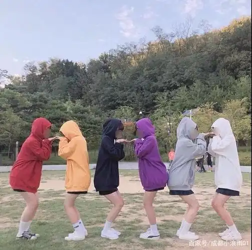 怎么和朋友拍超赞的集体照?——5个姿势