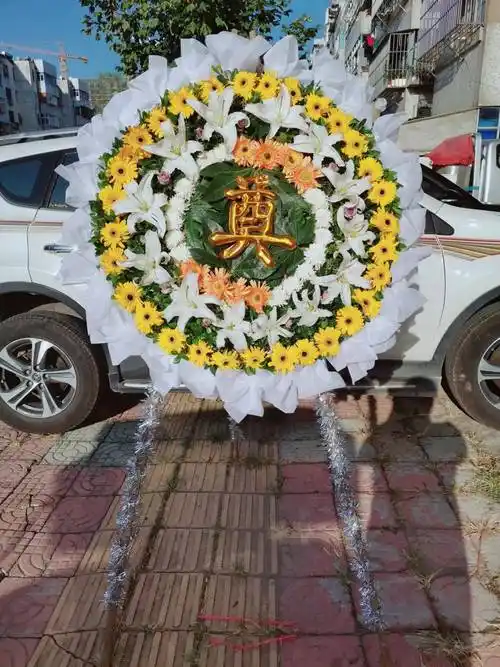送花圈怎么送送花圈有什么讲究花圈什么关系可以送