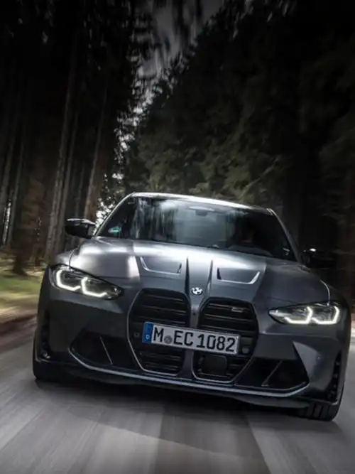 令人惊叹的狂野轿跑车宝马m3sedan