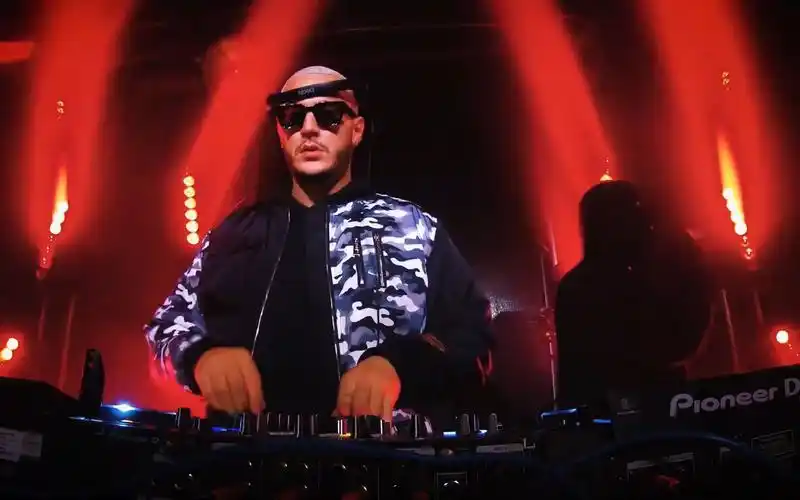 djsnakeb2bmalaa蛇叔麻辣最新打碟现场