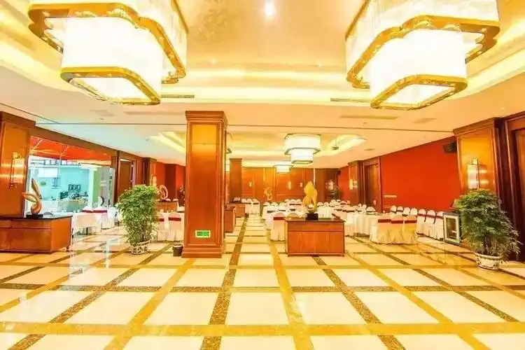 作为淮扬菜的典范江南一品在扬州人有着超高的人气据悉在佳源城市广场