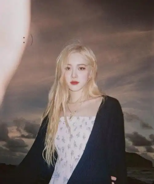 苏王越看越喜欢的blackpink组合rose的神仙发色