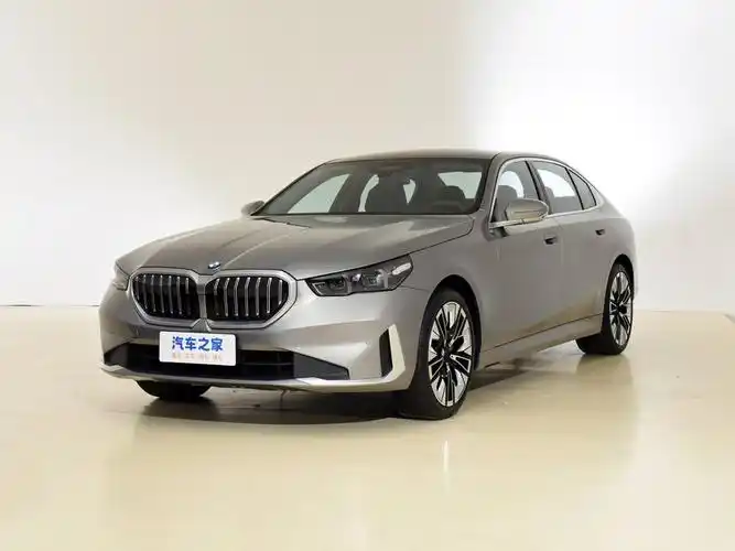 谈到配置就不能错过宝马5系这款车