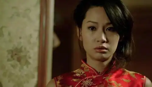 金钱帝国里的三个女人老四善解人意大多数人却喜欢玫瑰