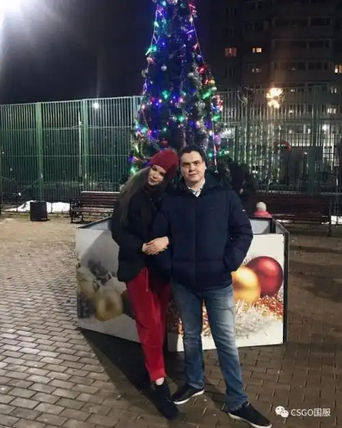 这是身在波兰卡托维兹比赛期间电子哥晒的图~ 当然,electronic成婚的